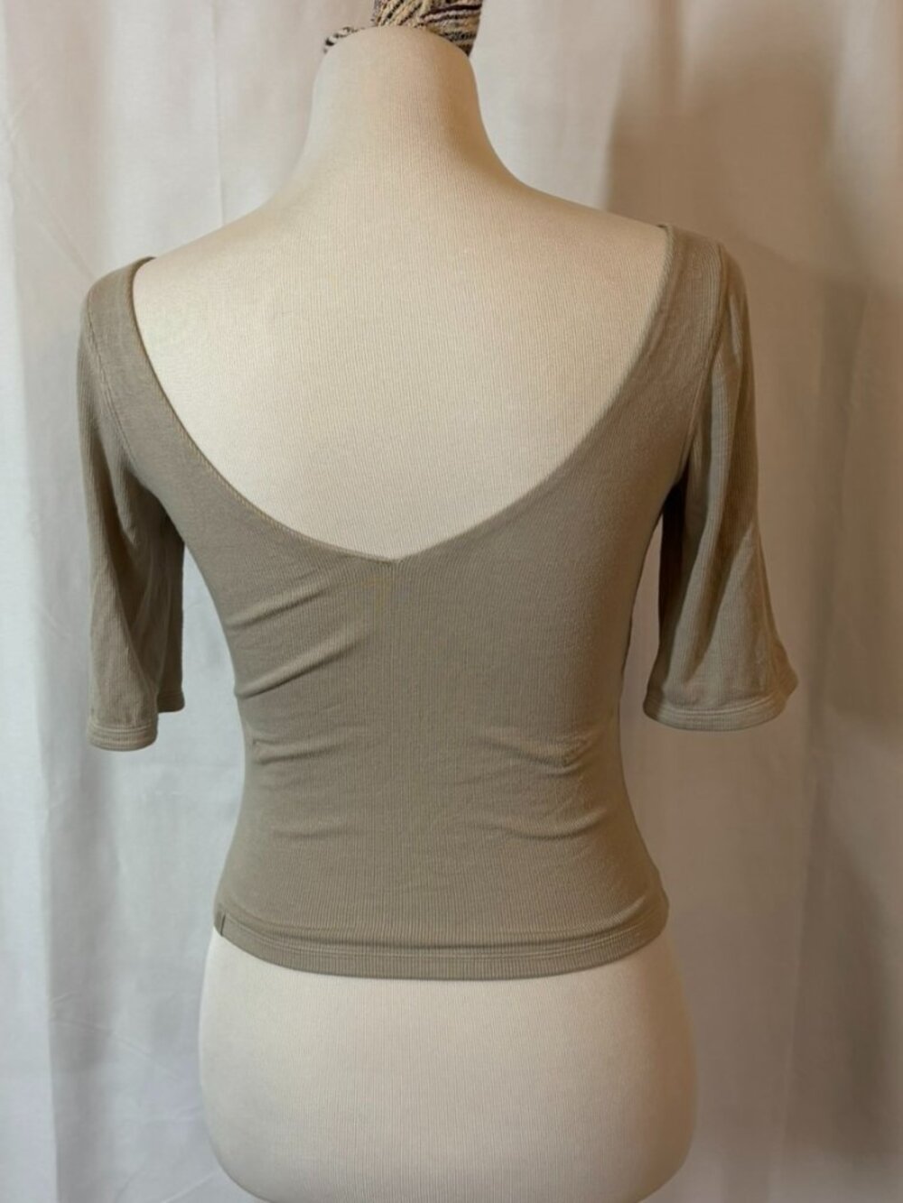 LULULEMON Cropped Reversible Ribbed Top - 8 - Picture 2 of 7